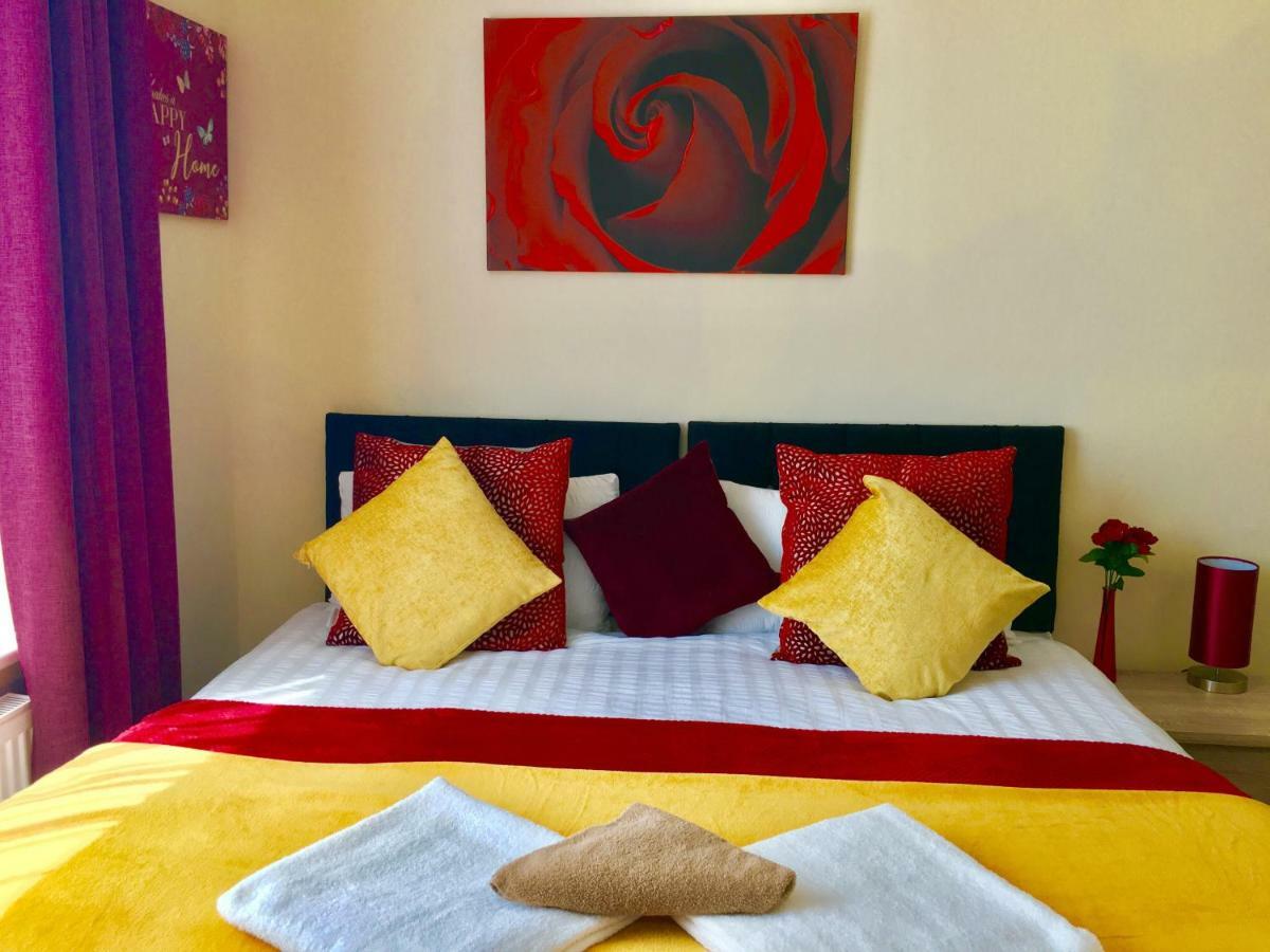 Studio Apartment, Private Bathroom And Parking Ilford Zewnętrze zdjęcie