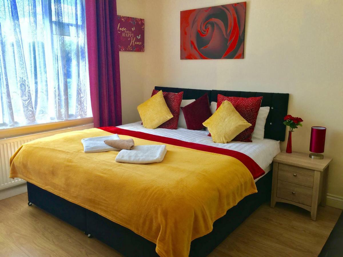 Studio Apartment, Private Bathroom And Parking Ilford Zewnętrze zdjęcie
