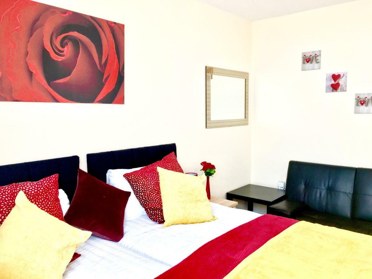 Studio Apartment, Private Bathroom And Parking Ilford Zewnętrze zdjęcie