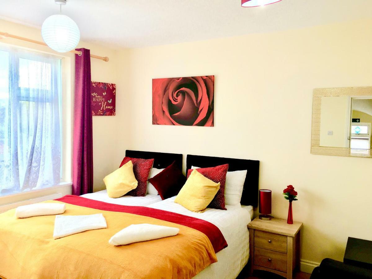 Studio Apartment, Private Bathroom And Parking Ilford Zewnętrze zdjęcie